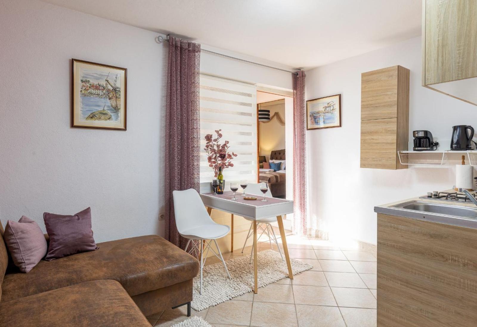 Bougainvillea--Apartment By The Sea 스톤 외부 사진